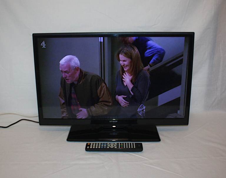 Linsar 28 inch LED TV with Built-in Freeview HD