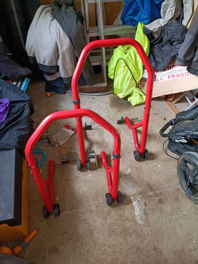 PADDOCK STANDS