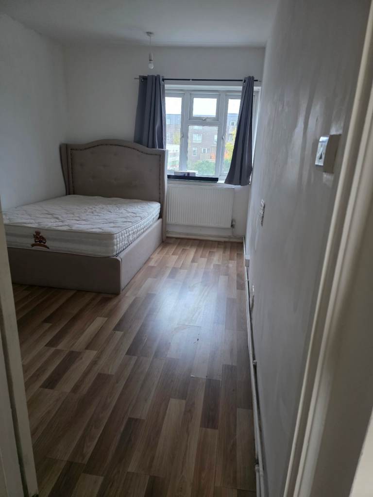 1 bedroom flats.  1 minutes away from clapton Direct with landlord