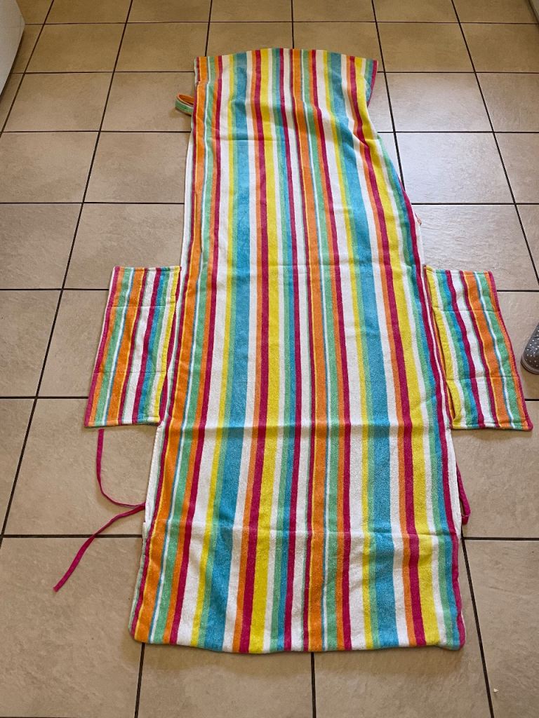 Sun lounger towel - with pockets . As new