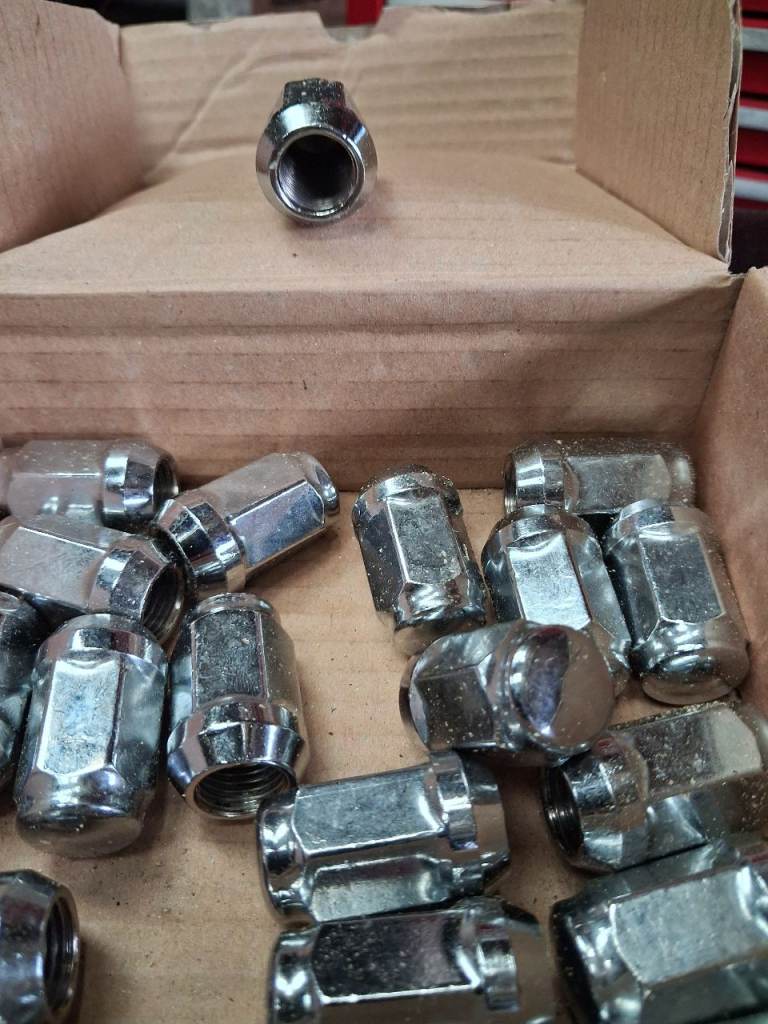 Chrome wheel nuts 
