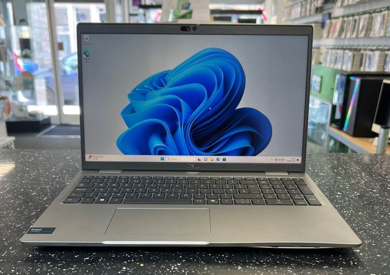 Dell Precision 3590 Grey Laptop – Windows 11 Pro – £499.99