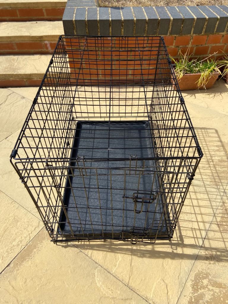 MEDIUM DOG CRATE