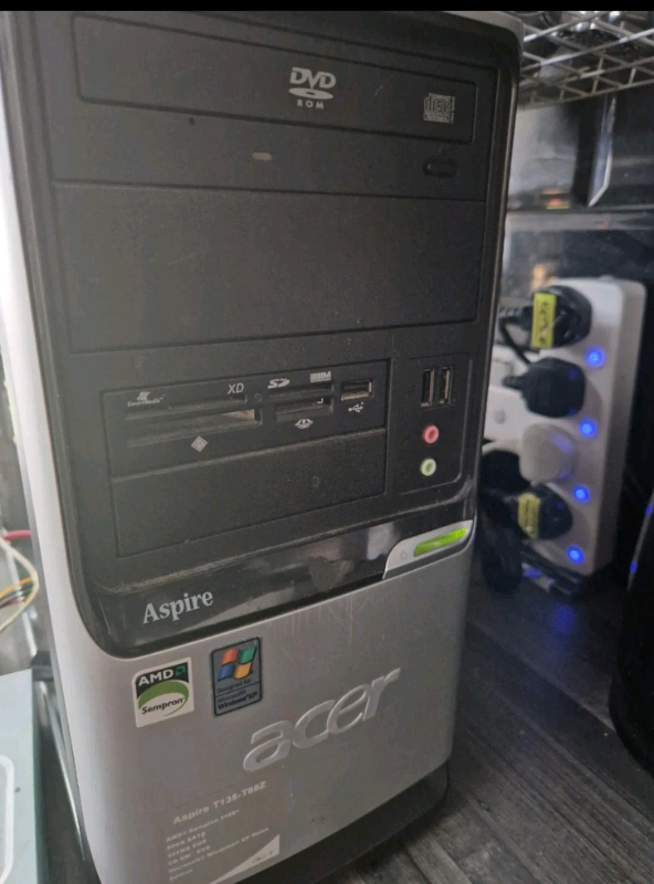 Vintage Acer Aspire T135-T88Z Sempron 3100+ 1GB DDR RAM-80GB HD-32MB
