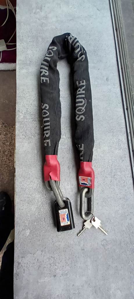 Squire 'Thatcham ' approved chain and padlock, 2 x keys.