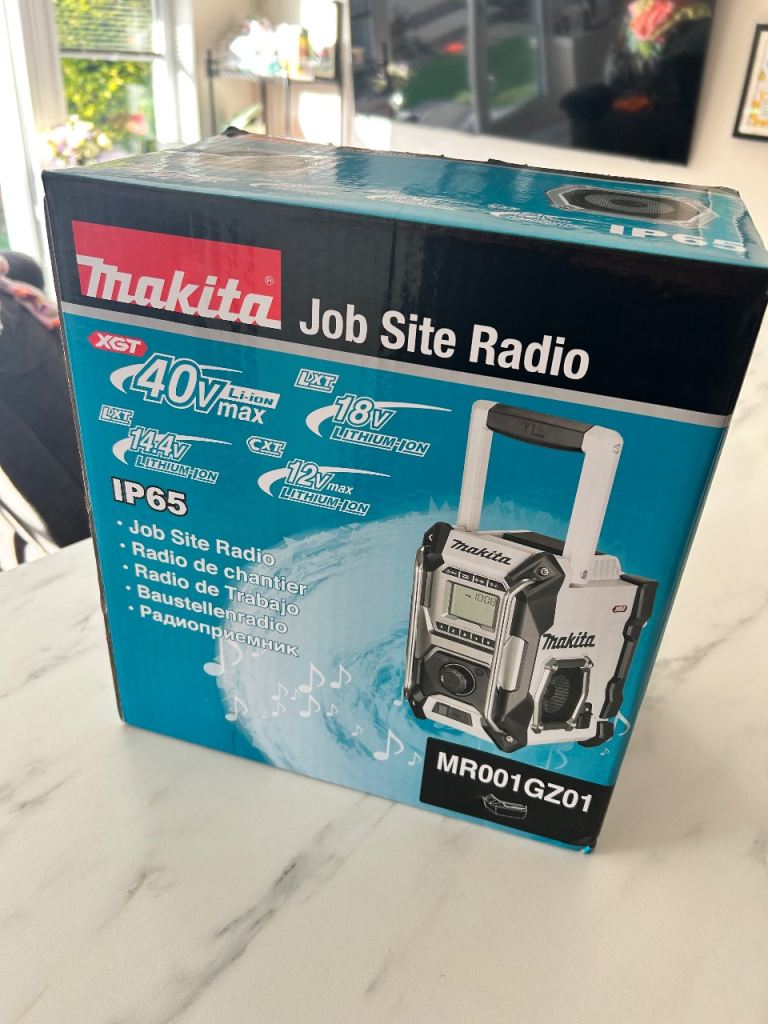 Makita job site radio 