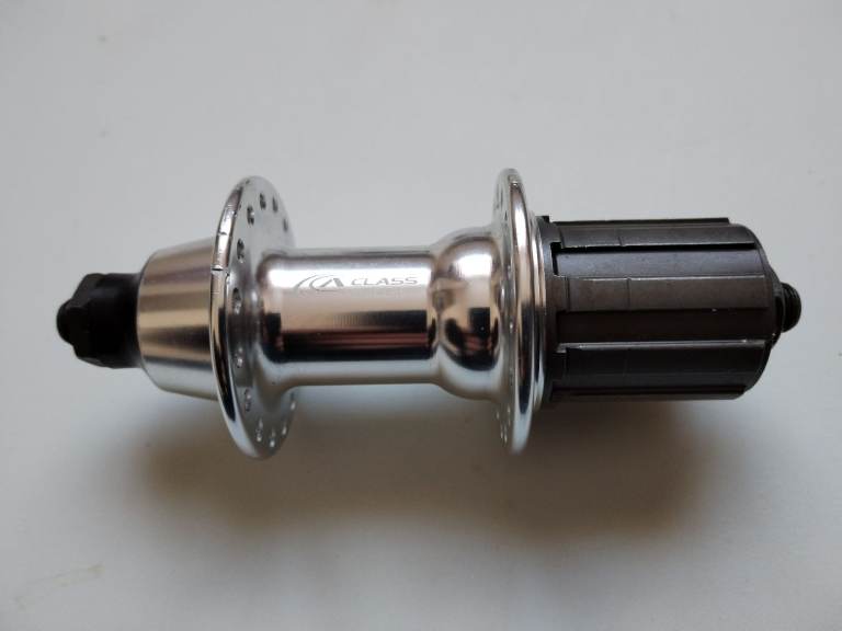 Alex A class road bike rear hub 32 holes. 