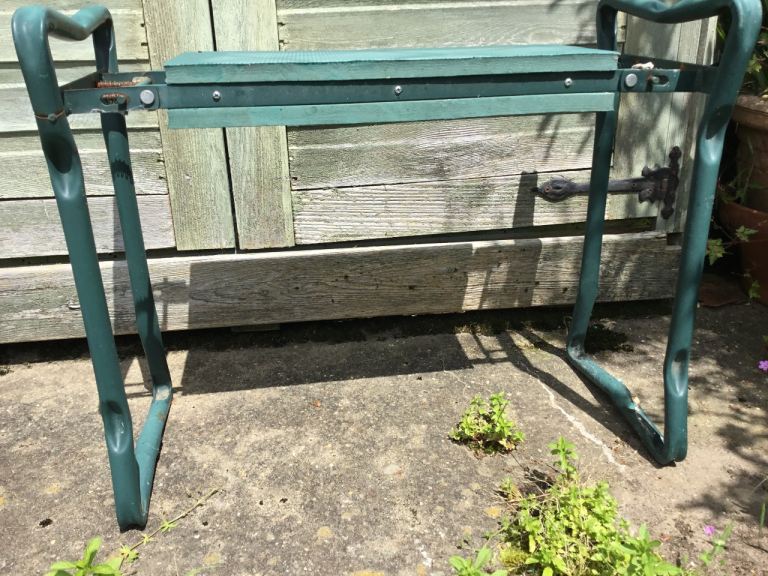 3 DIFFERENT SIZED GARDEN KNEELERS, (SELLING & PRICED SEPARATELY)