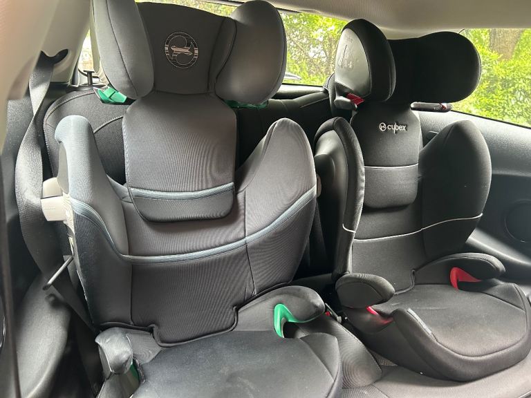 2 isofix compatible Child Car Seats – 50cm to 150cm – Good Condition