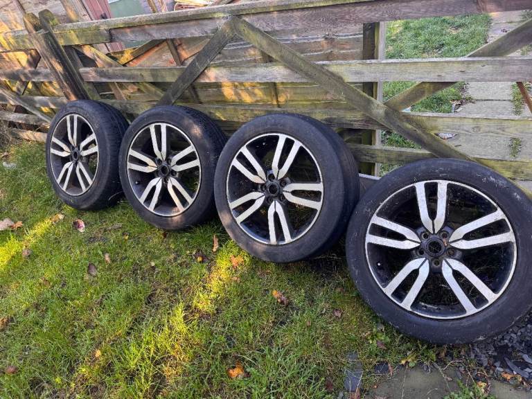 4 x 20-inch Land Rover Discovery 3/4 Alloy Wheels