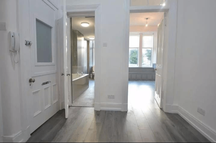 2 bedroom flat 