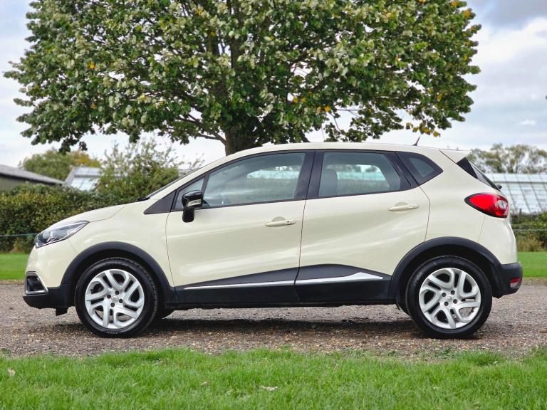 2016 Renault Captur 1.2 TCe ENERGY Dynamique Nav Auto Euro 6 (s/s) 5dr HATCHBACK Petrol Automatic