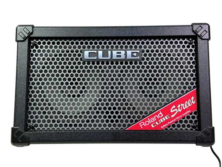 Roland street amplifier