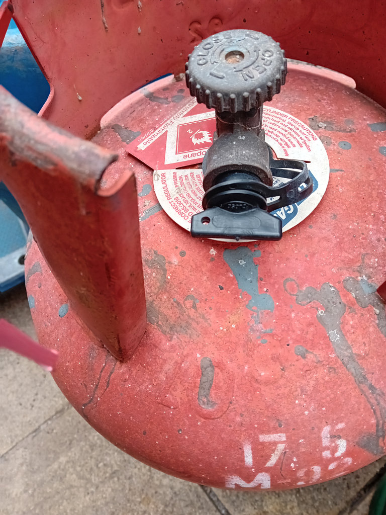 ENGINE OIL RUN YOUR 4X4 ON IT 30P  LITRE