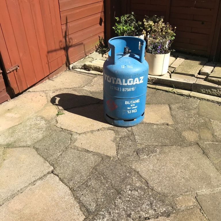 Empty gas bottle 