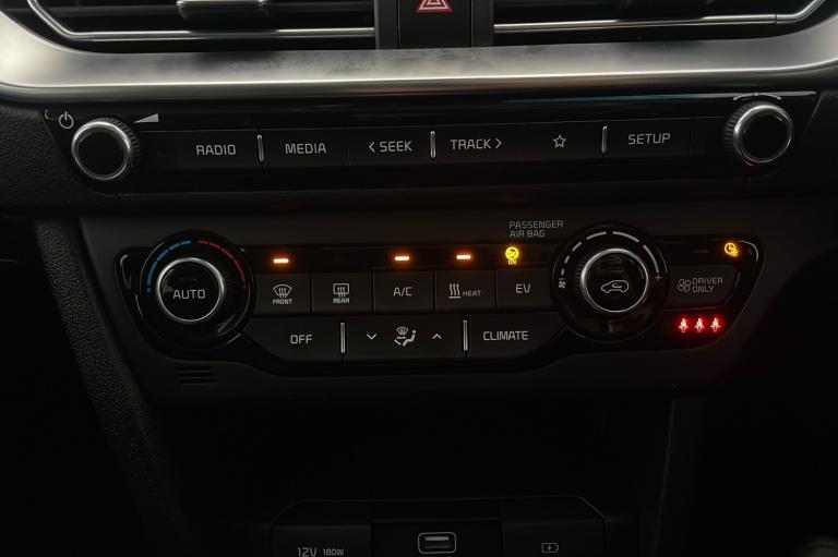  Kia Niro Electric 64kwh 2 Suv 5dr Electric Auto 201 Bhp Electric