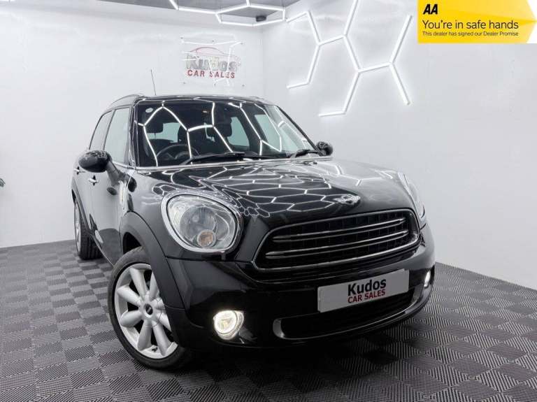 2015 MINI Countryman 1.6 COOPER 5dr - HALF LEATHER - DAB - REAR SENSORS HATCHBACK Petrol Manual