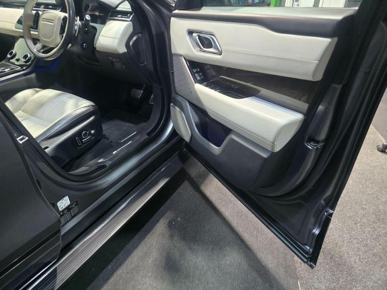 2018 Land Rover Range Rover Velar 3.0 D300 First Edition 5dr Auto ESTATE DIESEL Automatic