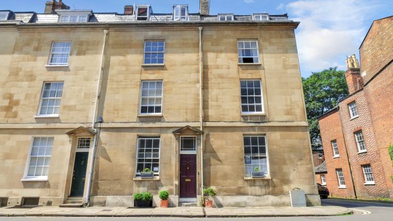 1 bedroom flat in St John Street, Oxford, OX1 Book Online - The Rent Guru {295}