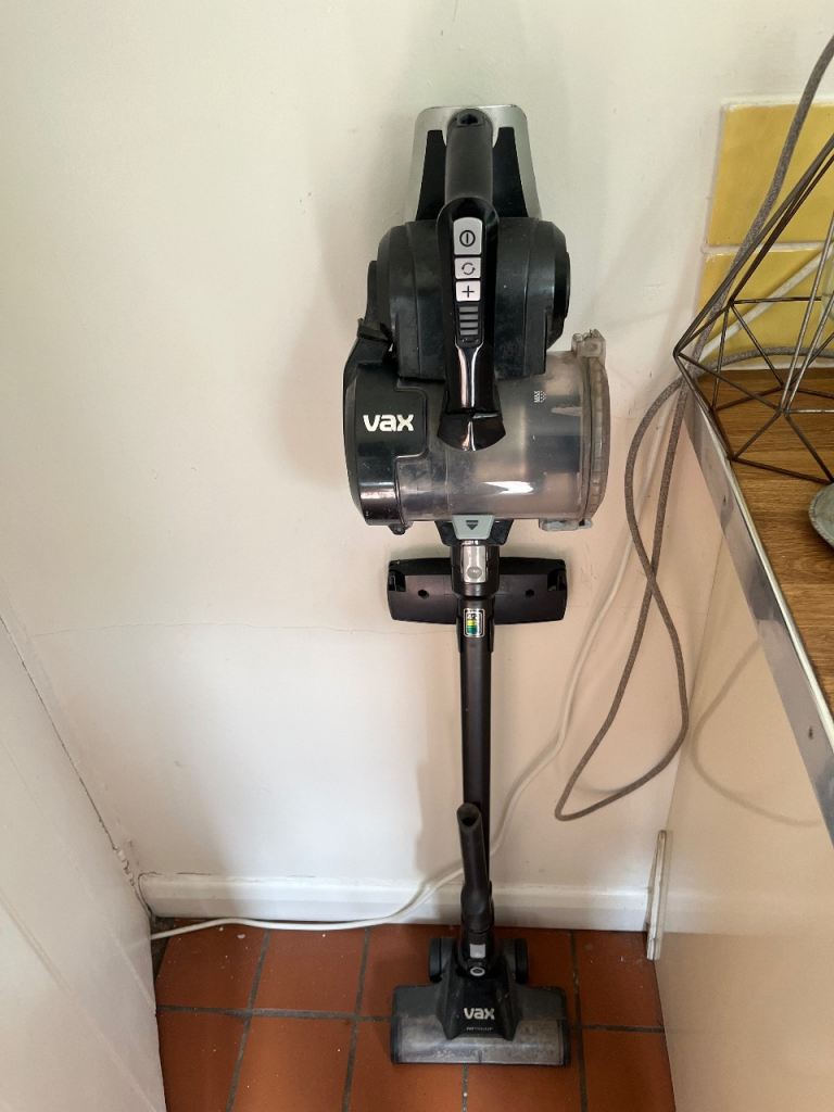 Vax V2 Max Cordless Stick Vacuum Cleaner – Good Condition