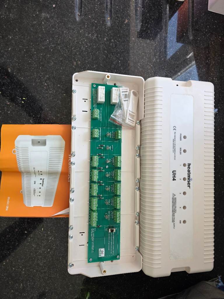 Heatmiser UH4 230V 4 Zone Underfloor Heating Wiring Centre