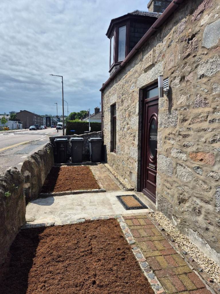 3 bedroom house for rent (big garden)