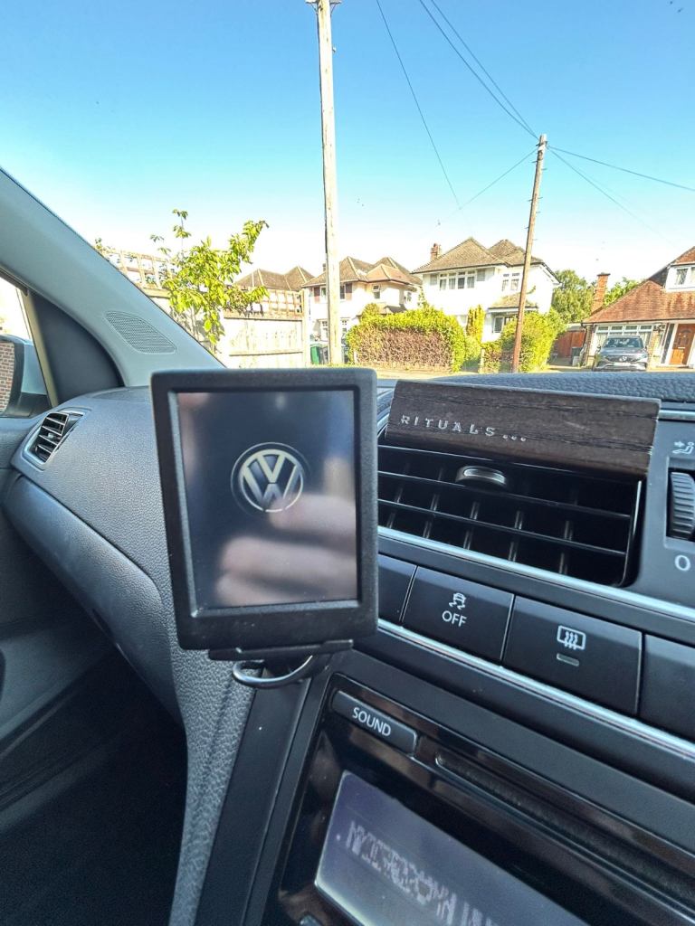 VW phone / music Bluetooth system