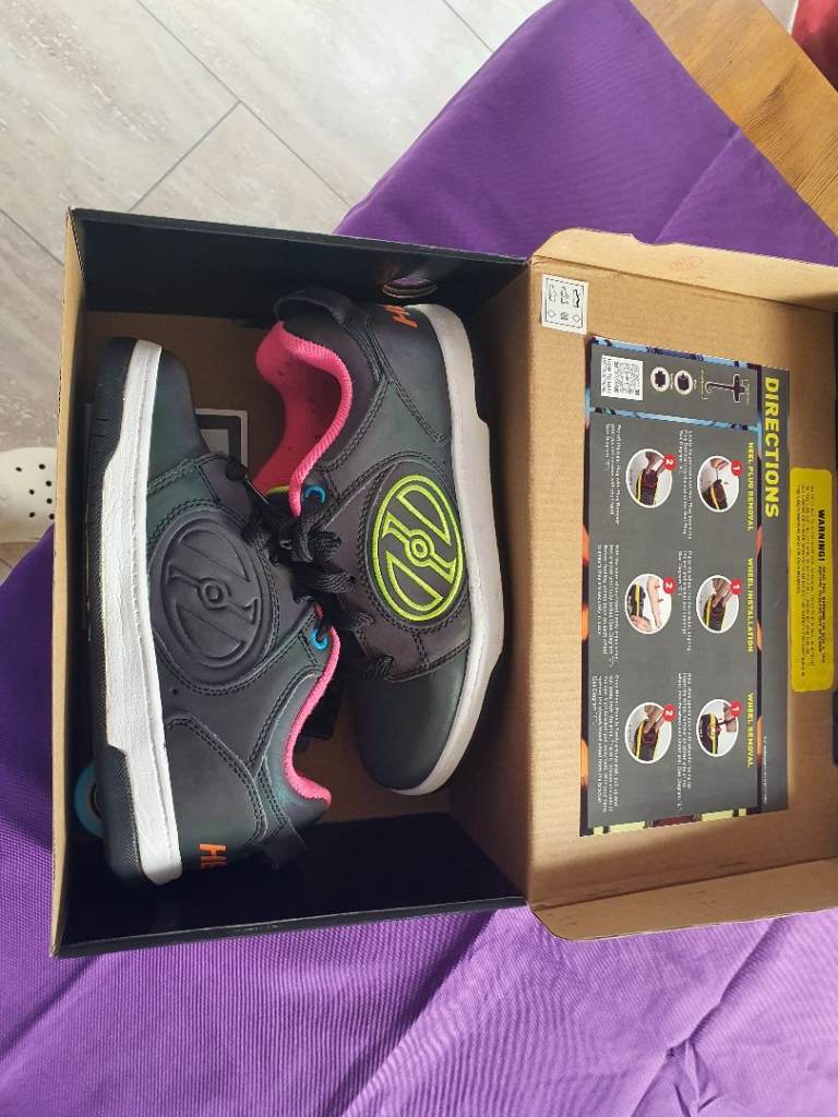 Heelys for girl size 3