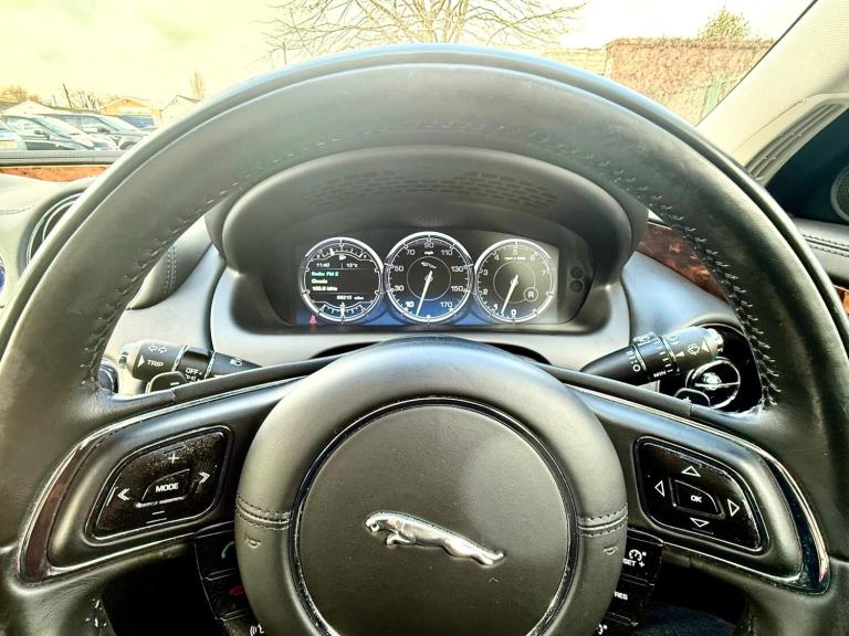 2010 Jaguar XJ 5.0 V8 Premium Luxury Auto Euro 5 4dr (LWB) SALOON Petrol Automatic