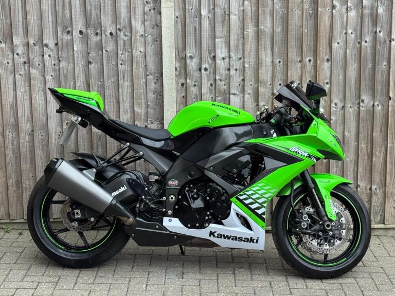 KAWASAKI NINJA ZX10R ANNIVERSARY EDITION 2011 (11) SUPER SPORT + 8,500 MILES 