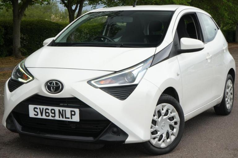  Toyota AYGO 1.0 VVT-i x-play Euro 6 5dr Petrol Manual