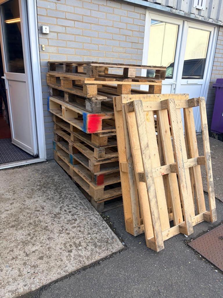 Free pallets 