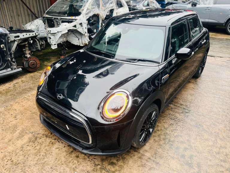 MINI COOPER EXCLUSIVE BREAKING 2024 MK4 (F55) 1.5 PETROL AUTO