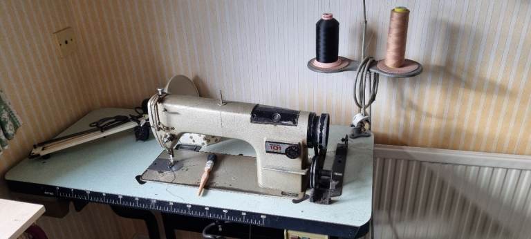 Overlock and locksmith machines