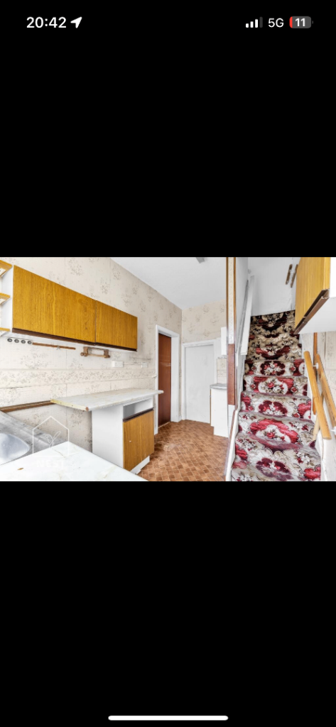 Labourer required - wallpaper stripping and taking back to brick - immediate start