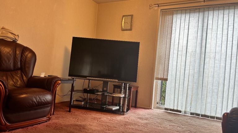 Single bedroom:£450pm, Double bedroom:£650pm