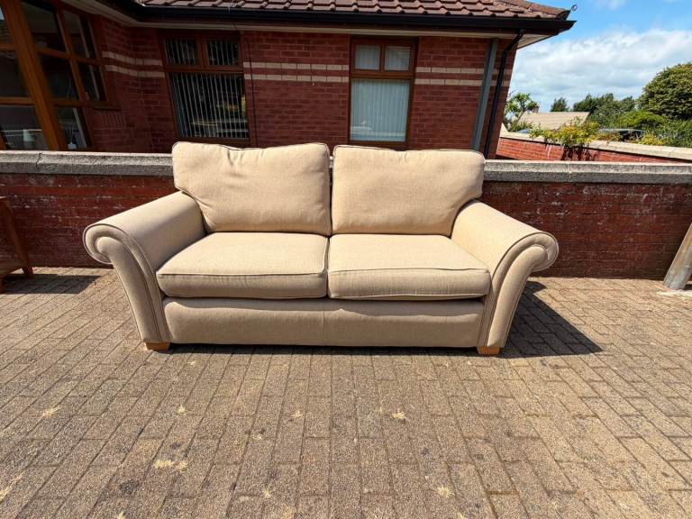 3 seater sofa in a cream fabric £149   Good fresh condition