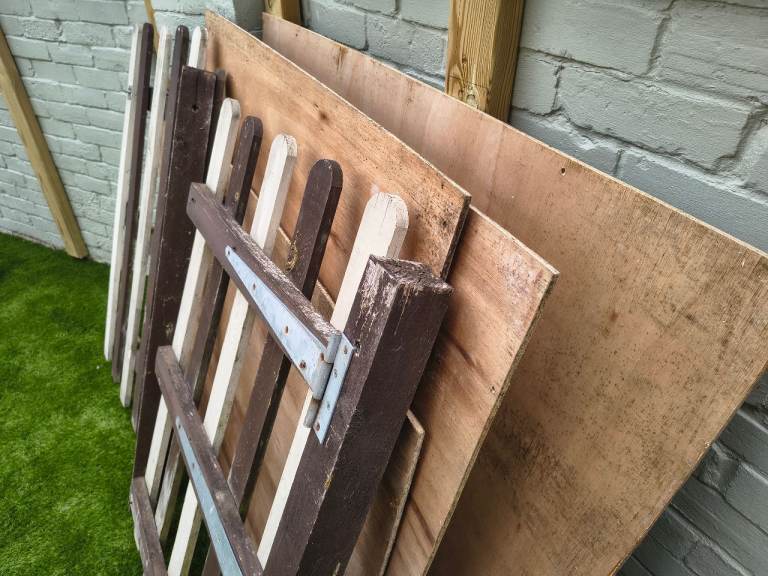 Free wood and garden gate