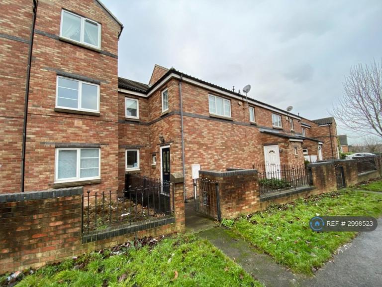 3 bedroom flat in Village Heights, Gateshead, NE8 (3 bed) (#2998523)
