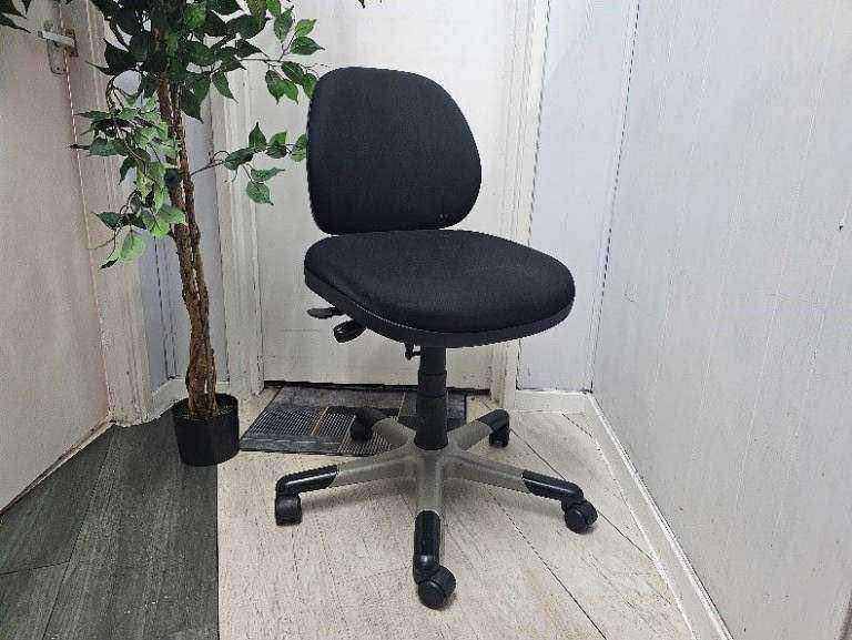 Black Office Chair Swivel computer laptop task desk adjustable admin RH Logic