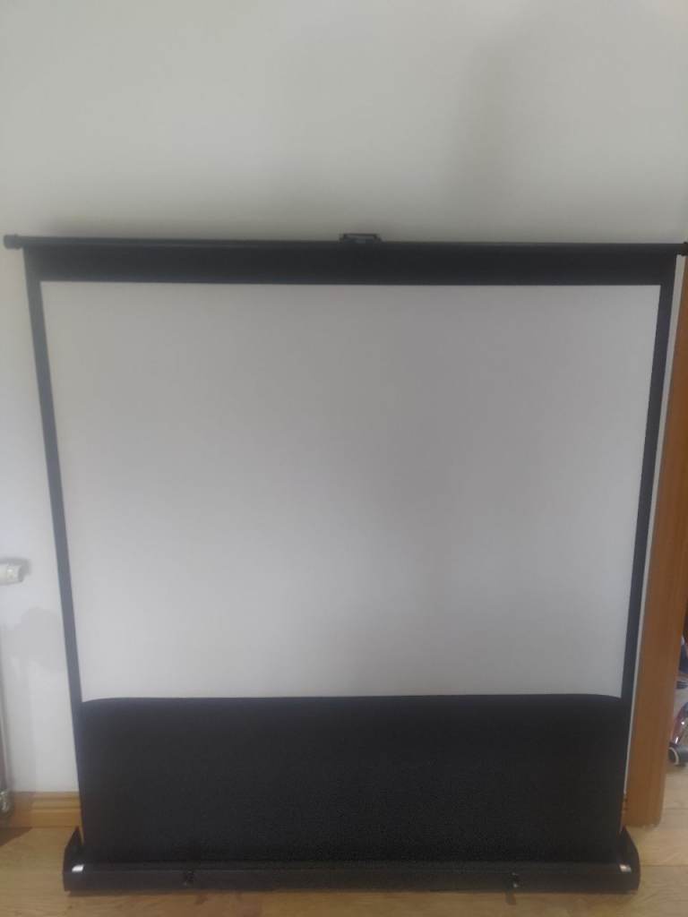 Projector Screen 4:3 foldable pull-up