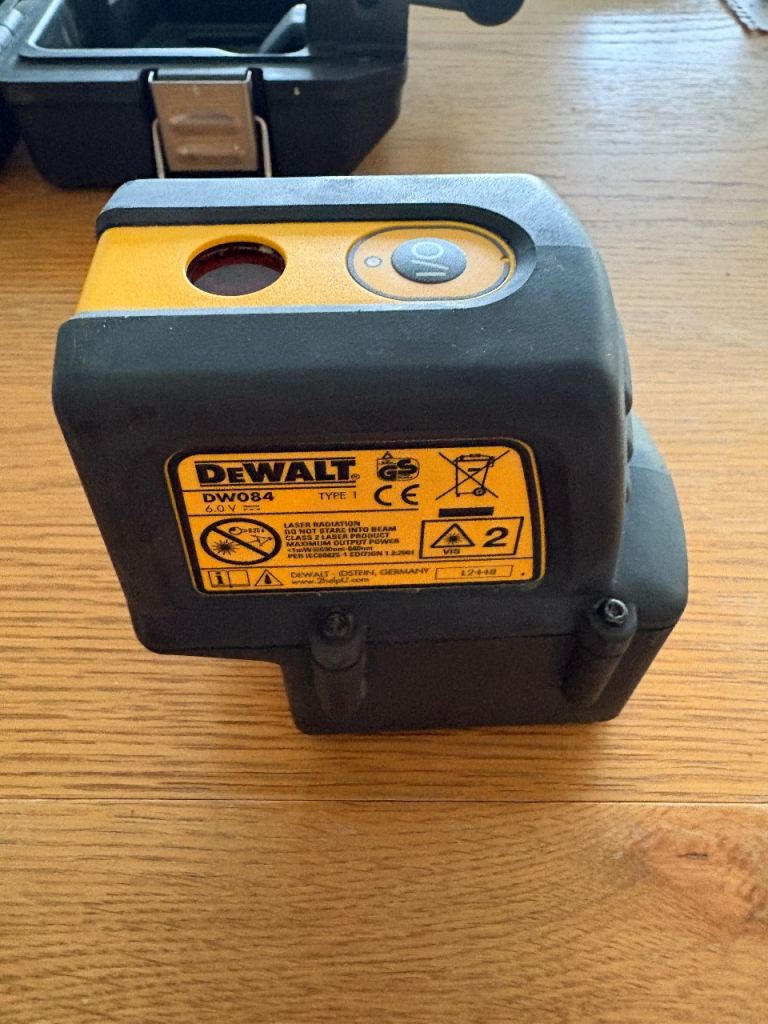 DEWALT DW084 3-Dot Laser Level with Case