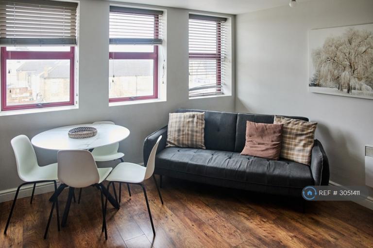 1 bedroom flat in Lincoln Road, Peterborough, PE1 (1 bed) (#3051411)