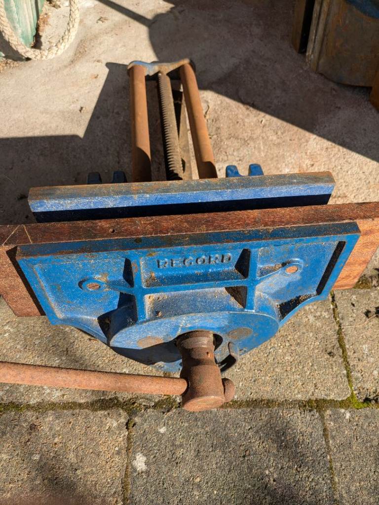 Record Bench Vice - Blue, Fair Condition