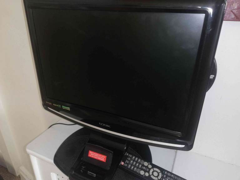 Logik 17" TV with iPOD Docking