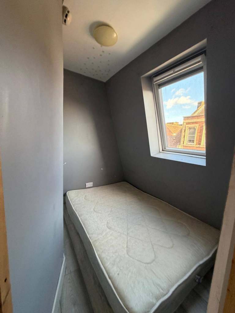 Two Bedroom Flat in Trowbridge BA14 8JU