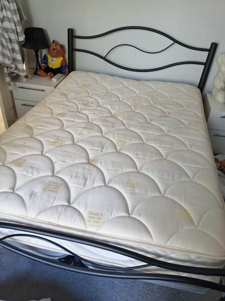 Double bed frame and mattress