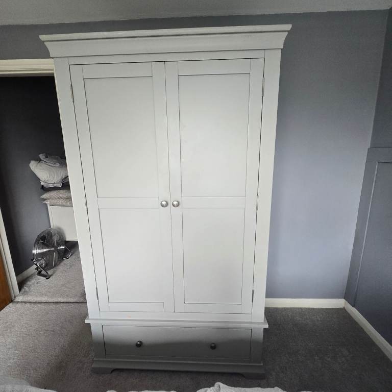 Wardrobe 