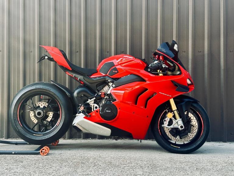 DUCATI PANIGALE V4 S