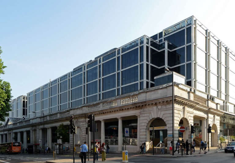 Furnished offices to rent in *Victoria*. Office Spaces for 2 to 300 desks SW1